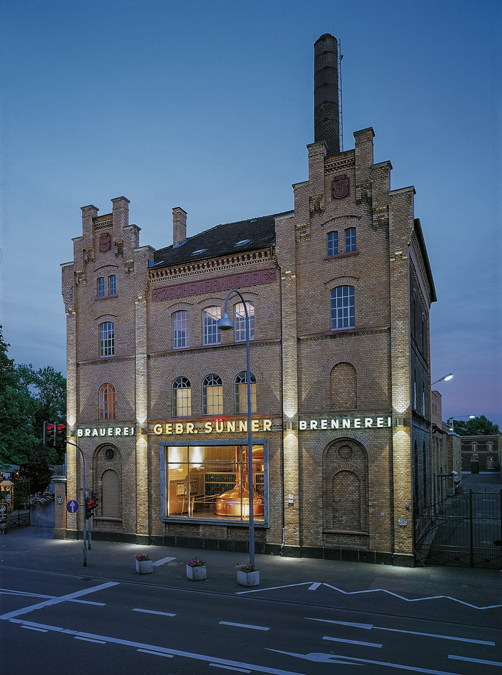 Front der Fassade der BRAUWELT Köln an der Kalker Hauptstraße