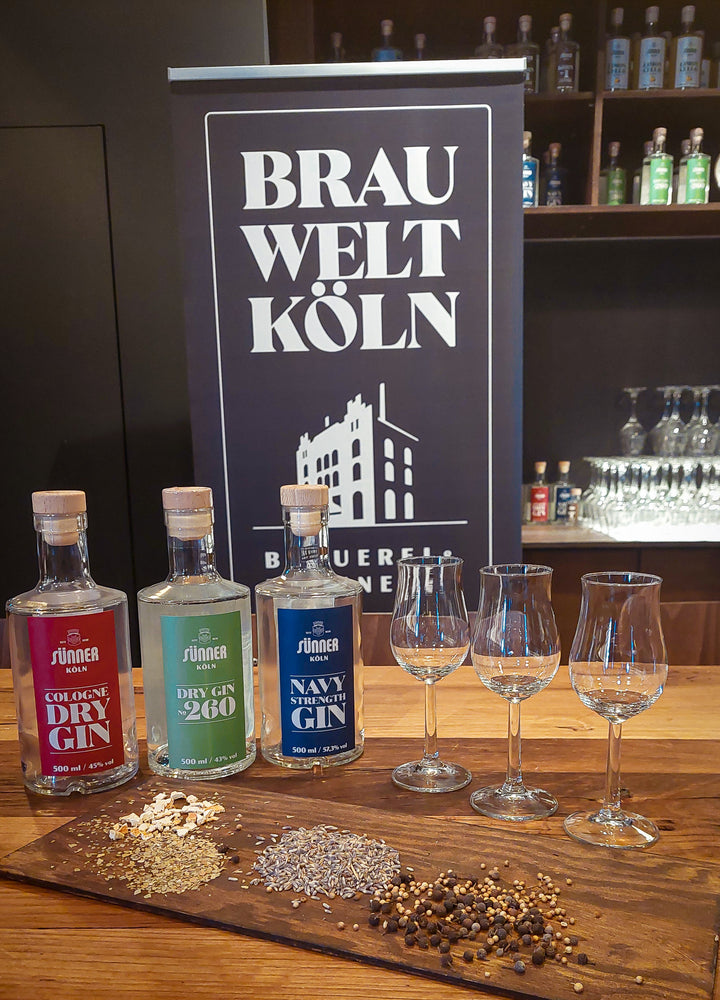 Sünner Cologne Dry Gin, Dry Gin No. 260 und Navy Strength Gin als Tastingset mit passenden Botanicals.